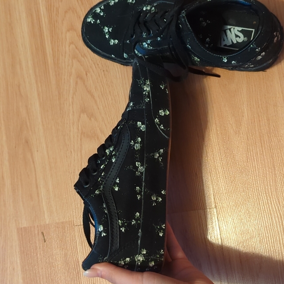 Flower vans💮🖤 - Picture 3 of 3